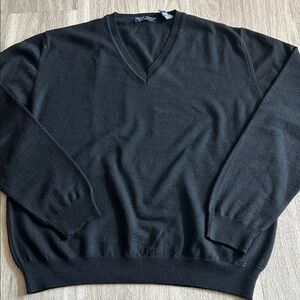 GRANT THOMAS Classic Black V-Neck Sweater for Men
